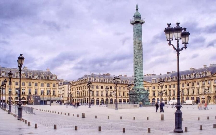 Private & Customizable Paris Tour: Eiffel, Louvre & More - What the car and guide arrangement is really like