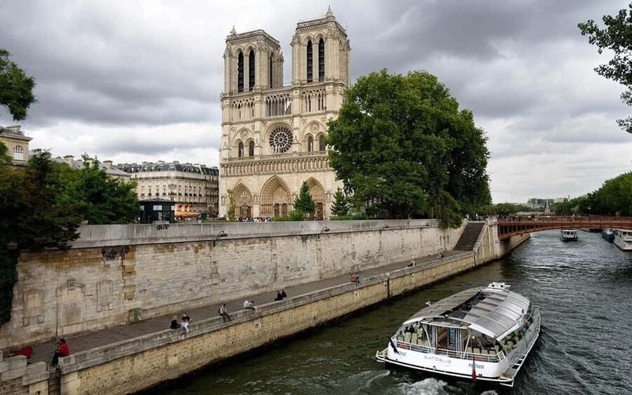 Private & Customizable Paris Tour: Eiffel, Louvre & More - Four hours or eight hours?
