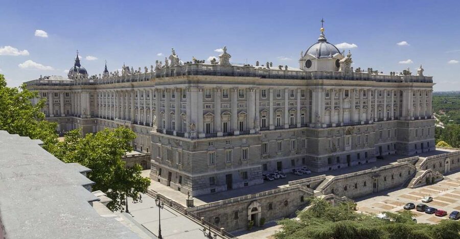 Private guided tour Royal Palace & Royal Collections Gallery - Starting at Isabel II Square near Ópera