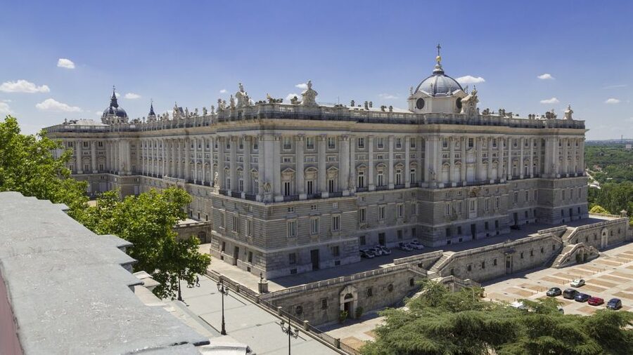 Private guided tour Royal Palace & Royal Collections Gallery - Private rooms, formal dining, and royal ceremony
