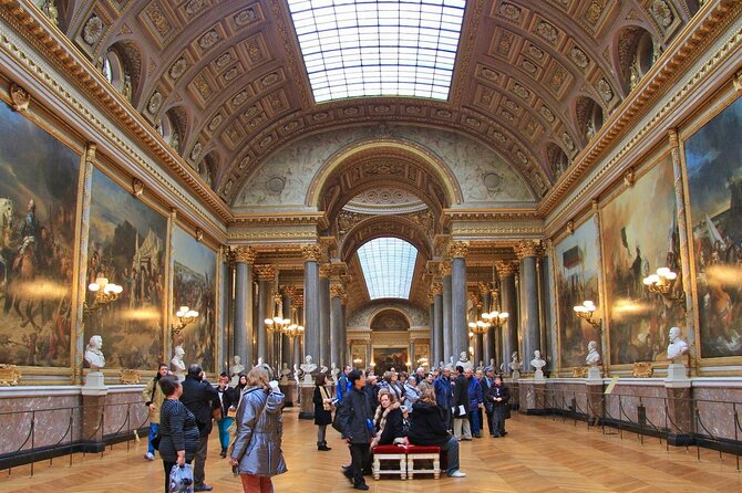 Private Louvre Museum Guided Tour - Timed entry included - The fortress foundations beneath the museum