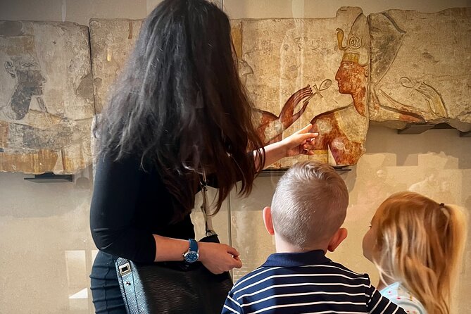 Private Louvre Tour in Paris for Kids and Families - Meeting at the Arc de Triomphe du Carrousel