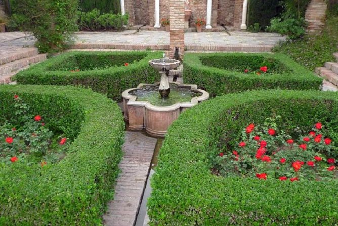 Private Malaga: Alcazaba, Museum, Market, Cathedral & Picasso - Malaga Cathedral, a short interior visit