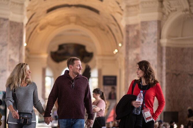 Private night tour at the Louvre - Why an evening visit changes the Louvre