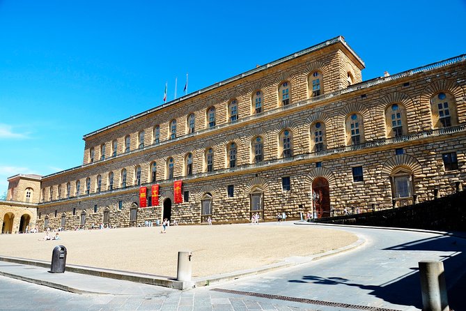 Private Palatine Gallery Tour with Skip-the-Line Access - Meeting your guide at Palazzo Pitti