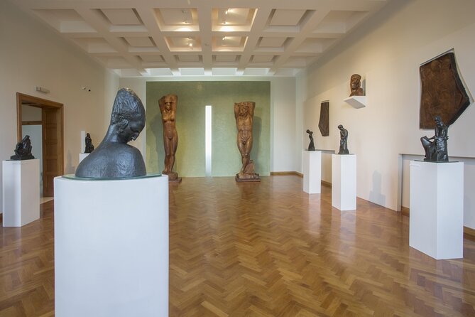 Private Split Half Day Tour with Mestrovic Gallery & Port Pickup - Riding to the Meštrović Gallery