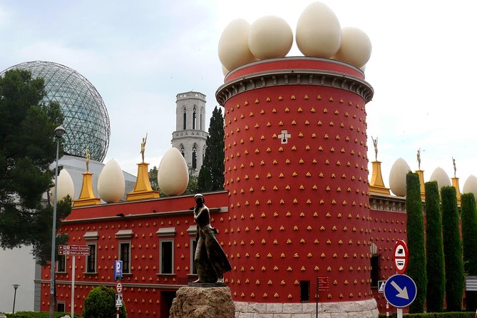 Private tour: Dali Museum in Figueres and Púbol Tour with Hotel pick-up - Figueres, Dalí’s birthplace in northeastern Catalonia