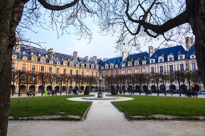 Private Tour in Italian of Paris: Centre, Montmartre, Louvre - A private Italian introduction to Paris