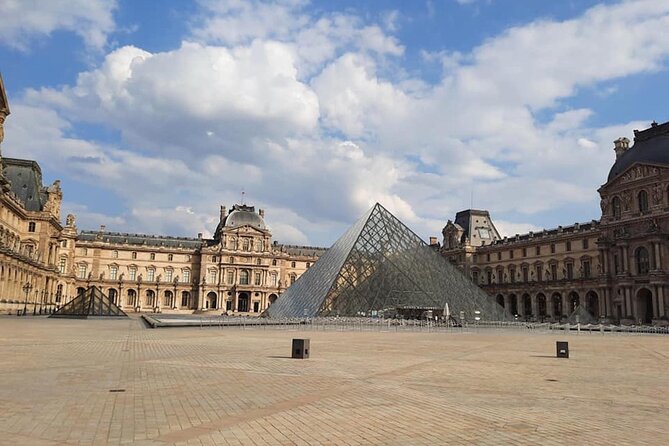 Private Tour in Italian of Paris: Centre, Montmartre, Louvre - The Louvre: useful orientation, not a full museum visit
