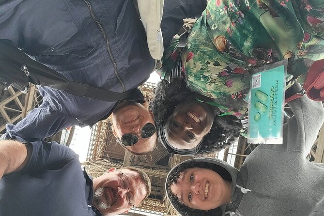 Private Tour, Luxury Eiffel Tower Lunch, Seine Cruise & Louvre - Meeting at the Eiffel Tower at 11 a.m.