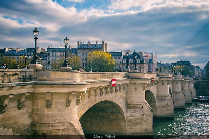 Private Tour with Tickets to the Louvre Museum & Crepes - A four-hour Paris route with a lot packed in