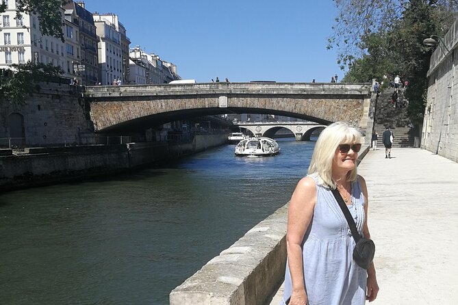 Private Tour with Tickets to the Louvre Museum & Crepes - The crepe stop near the Stravinsky Fountain