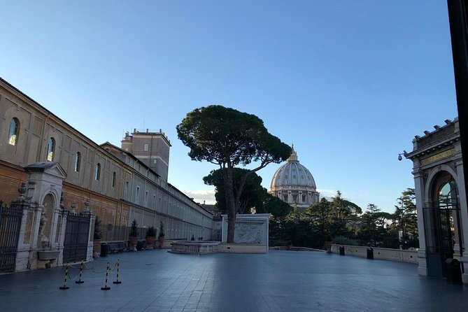 Private Vatican Museums and St. Peter's Basilica Early Bird Tour - The Sistine Chapel with time to look up