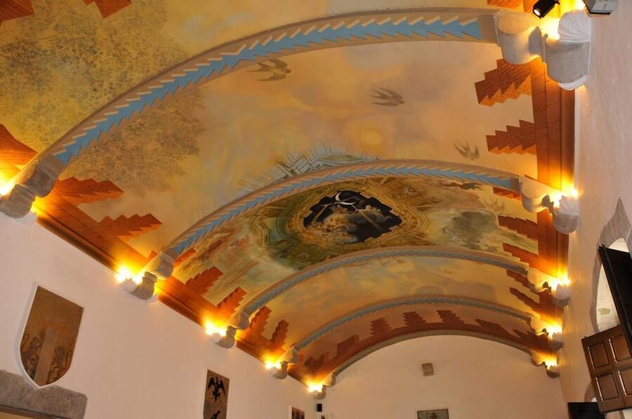 Púbol: Gala-Dalí Castle Entry ticket - Gala’s quarters and the story behind the rooms