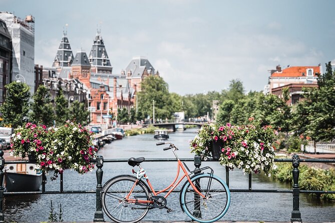 Rijksmuseum Amsterdam Audio guide Tour with Unlimited access time - Following the audio guide through Dutch art