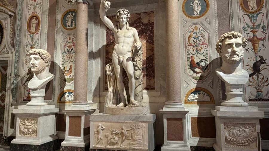 Rome: Borghese Gallery Guided Small Group Tour - A small group that stays focused
