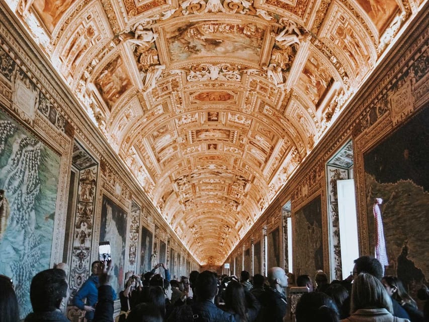 Rome: Early Vatican Museums & Sistine Chapel Tour - What the guides add to the morning