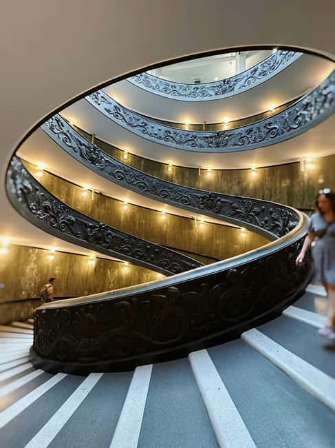 Rome: Entry Tickets to the Vatican Museum and Sistine Chapel - The Raphael Rooms and the road to Michelangelo