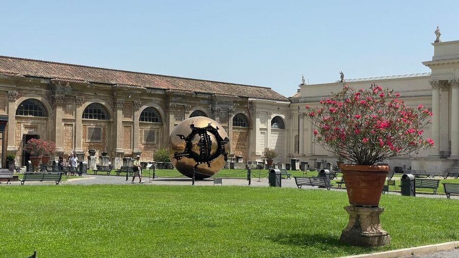 Rome: Excursion to the Vatican Museums - Courtyard of the Pinecone and the ancient statues