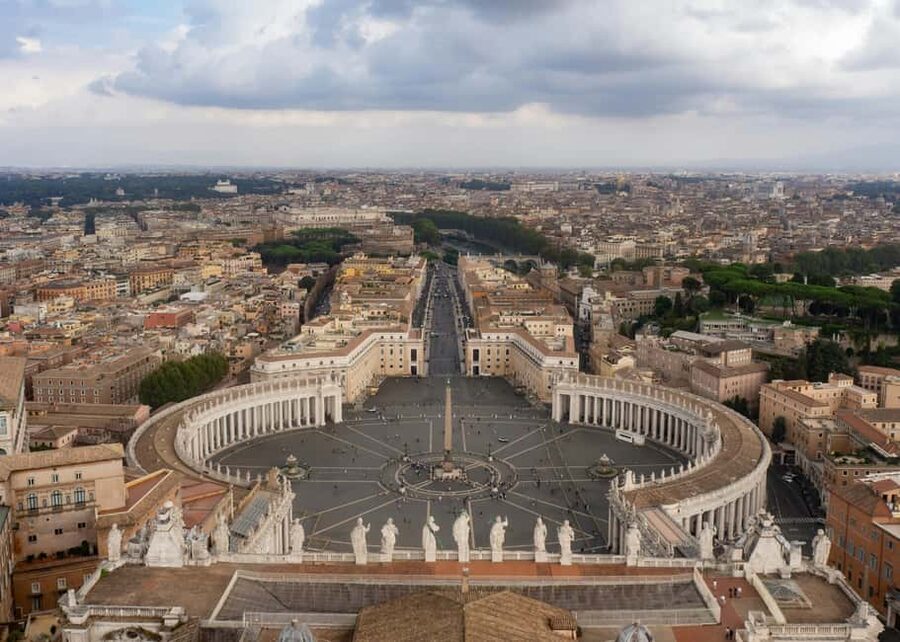 Rome: Fast-Track Ticket to Vatican Museum & Sistine Chapel - Entering the Vatican Museums with a fast-track ticket