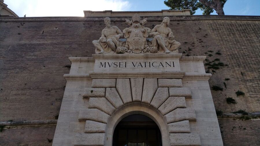 Rome: Hop-on Hop-off Bus & Vatican Museums Ticket - Trevi Fountain, Spanish Steps, and Piazza Barberini