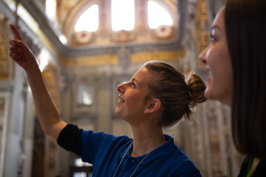 Rome: Private Vatican Museums and Sistine Chapel Tour - Meeting your guide near the Vatican Museums