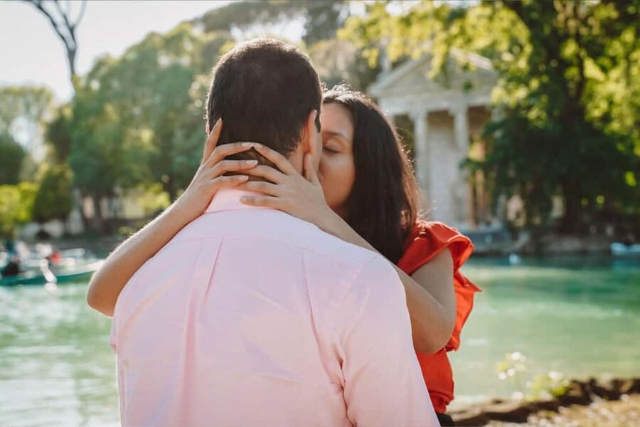 Rome: Romantic Couple Photoshoot at Villa Borghese - How the 30-minute to 1-hour session works