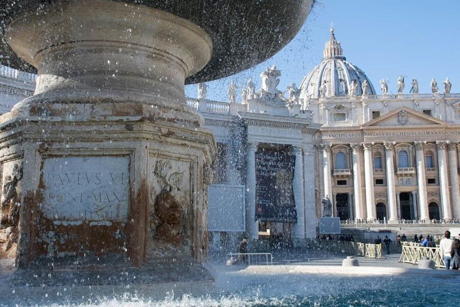 Rome: Skip the line Vatican Museums & Sistine Chapel Tour - The guide and audio system make the difference