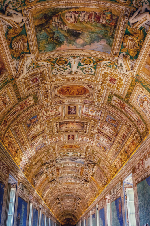 Rome: Vatican Museums and Sistine Chapel Early Morning Entry - Passing through express security