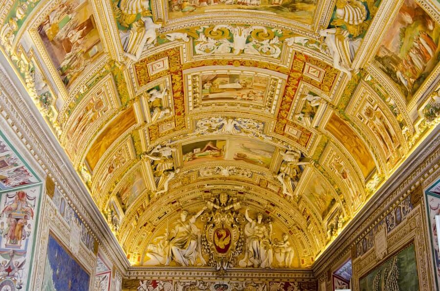 Rome: Vatican Museums & Sistine Chapel Small Group Tour - Cortile del Belvedere and the first ancient masterpieces