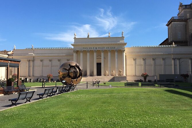 Rome: Vatican Museums, Sistine Chapel & St. Peter's Basilica Tour - Why the Vatican works better with a guide