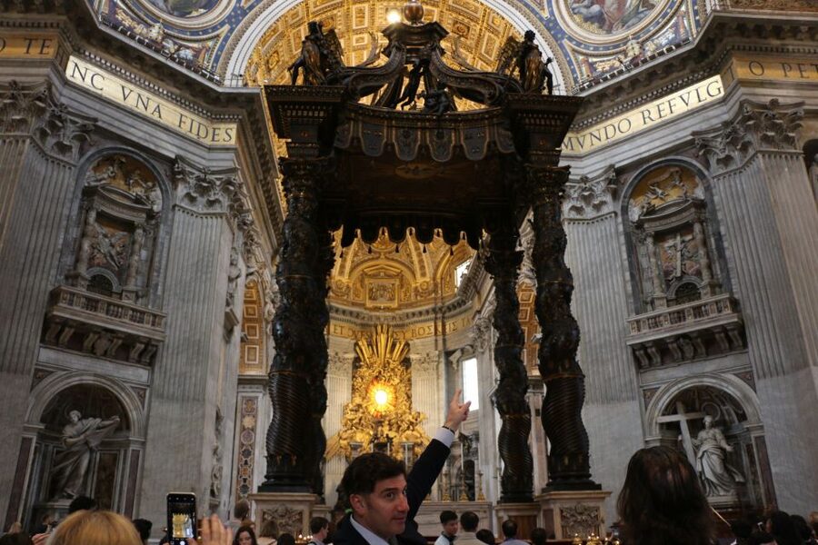 Rome: Vatican Museums & St. Peter's Basilica with Dome Climb - Walking to the Vatican Museums