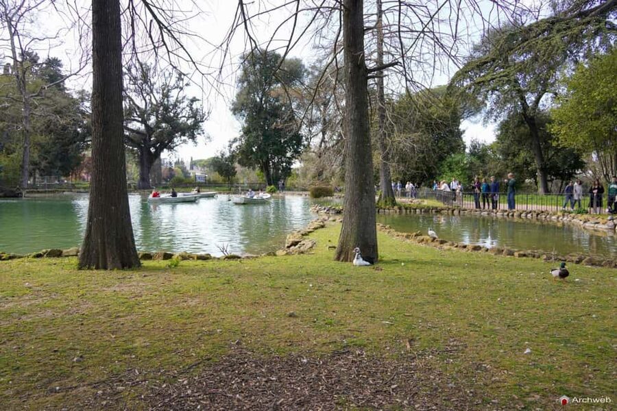 ROME: Villa Borghese Lake tour by boat with independent rowing + aperitif - Meeting point and arrival advice