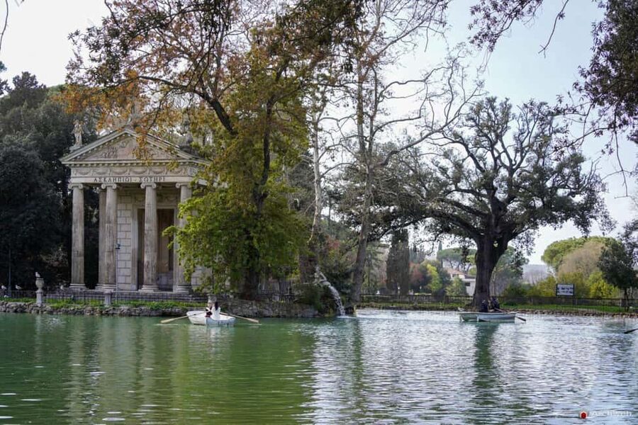 ROME: Villa Borghese Lake tour by boat with independent rowing + aperitif - The Temple of Aesculapius and its story