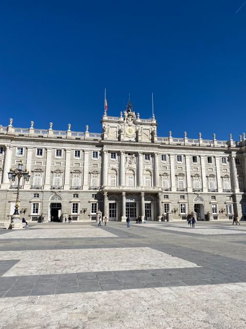 Royal Palace + Royal Collections Gallery Guided Tour - Three floors at the Royal Collections Gallery