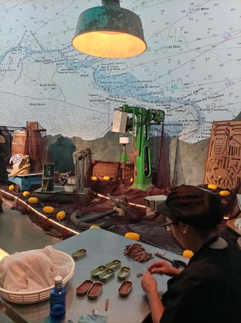 Santoña: Anchovy Art Gallery with Fishing Port and Market - Booking Details to Keep in Mind