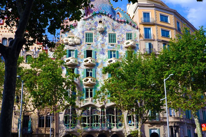 Self-Guided Audio Tour-The Surrealist Barcelona of Dalí and Gaudí - The $10 price and what you receive