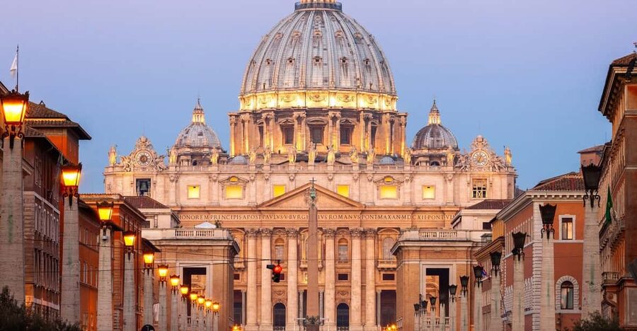 Semi-private Tour of the Vatican Museums - Raphael’s Rooms and the Borgia apartments