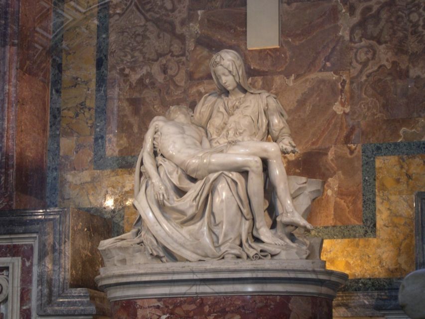 Sistine Chapel and Vatican Museums Skip-the-line Ticket - The courtyards: a calmer start