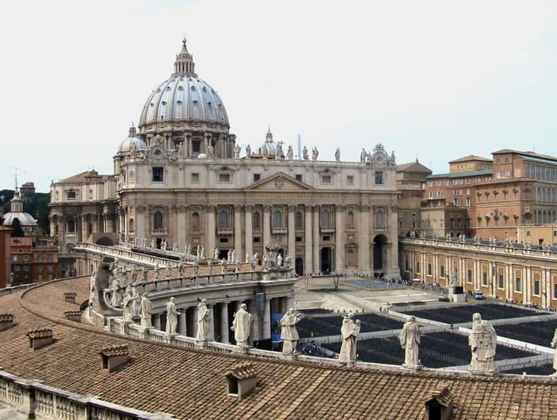 Sistine Chapel and Vatican Museums Small Group Tour - How the guides shape the visit