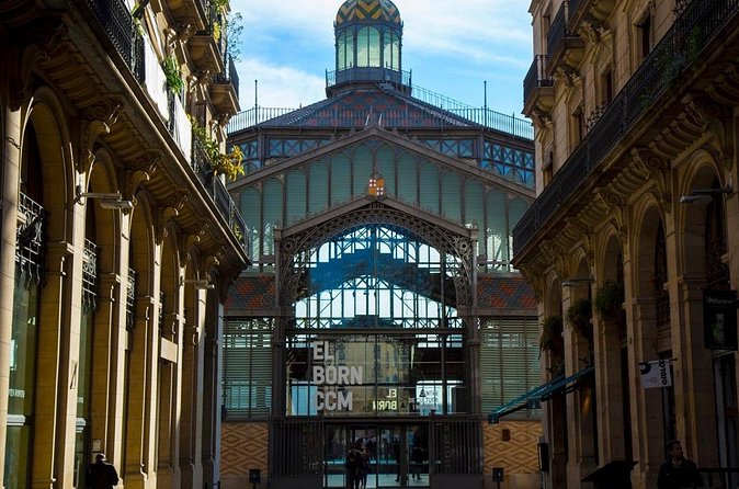 Skip The Line - Early Picasso Museum and Born Neighborhood - Group size, language, and the feel of the tour