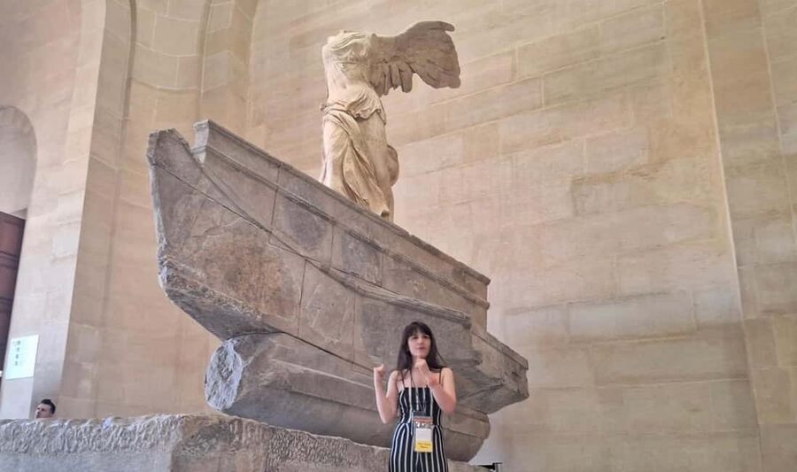 Skip-the-Line Louvre Museum Tour with Artist - Two hours through the Louvre’s major works