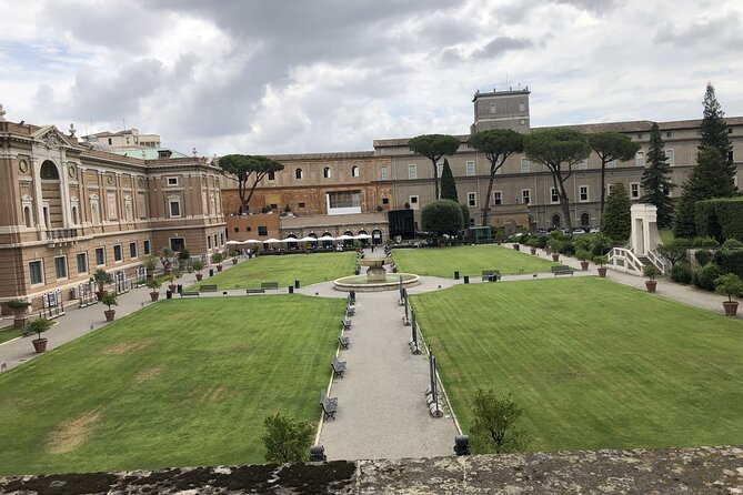Skip the line Tickets to the Vatican Museums and Sistine Chapel - How the skip-the-line entry works