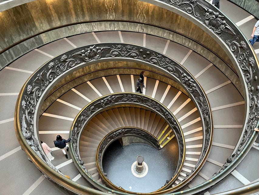 Skip-the-Line Tickets: Vatican Museum and Sistine Chapel - Passing security and entering the Vatican Museums