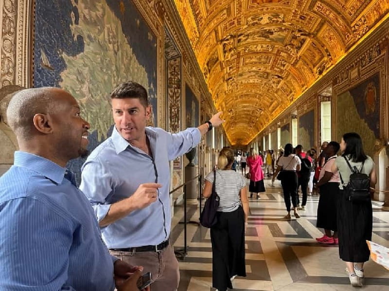Skip-the-Line Vatican Museum, Sistine Chapel & Basilica Tour - Why a guide helps inside the Vatican Museums