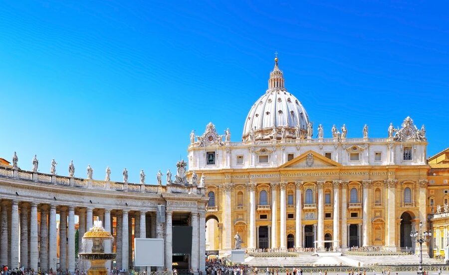Skip the line Vatican Museum Sistine & St.Peter Private Tour - Raphael’s rooms and the power of political art