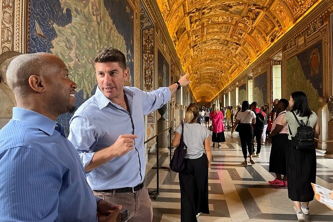 Skip-The-Line Vatican Museums, Sistine Chapel & Basilica Tour - Meeting the guide near Viale Vaticano