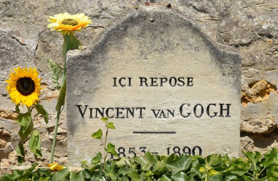 Small-Group Giverny and Van Gogh's Room in Auvers from Paris - Van Gogh’s grave and the final reflection