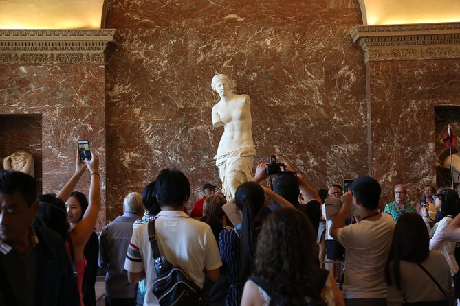 Small-Group Louvre Museum Masterpieces Tour with Access - Venus de Milo and the sculpture halls