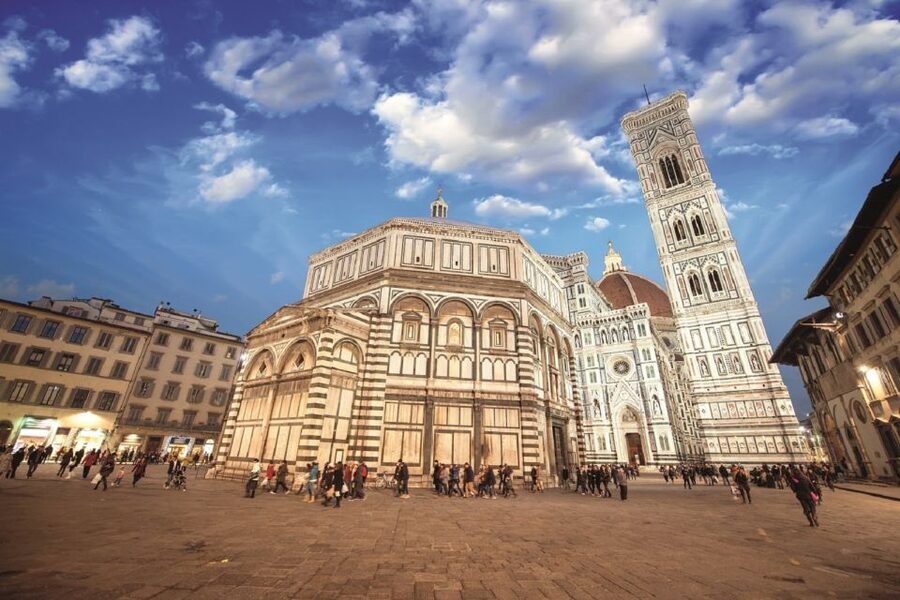 Small-Group: Uffizi & walking tour of Florence skip the line - Meeting at Piazza della Repubblica